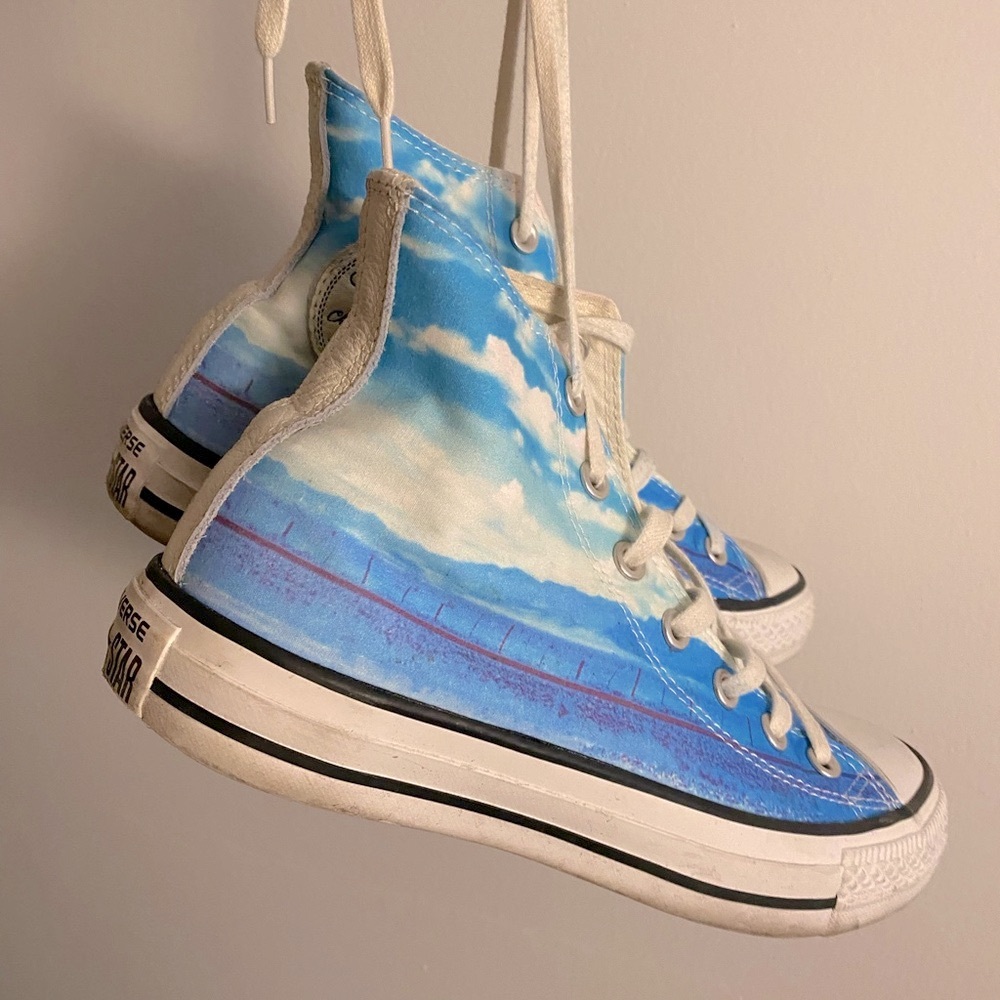 Chuck Taylor All Star blue desert sky clouds print | high tops size 8 women